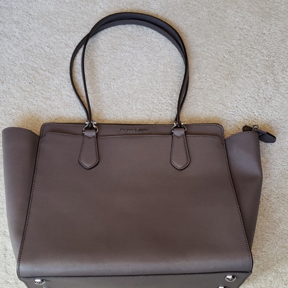 Michael Kors Purse - Picture 1 of 4